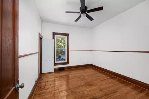 Bedroom - 811 15th Street B, Moline, IL 61265 photo 1 of 1