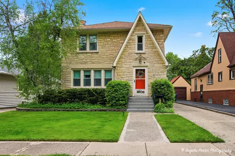 1608 Henry Pl, Waukegan, IL 60085