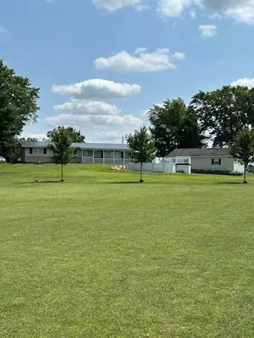 3135 E 2780 North Rd, Donovan, IL 60931