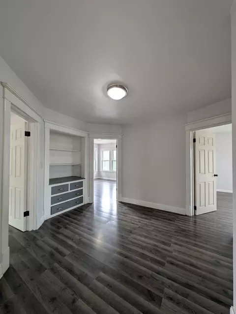 Entry Way - 231 S Chicago Ave, Kankakee, IL 60901 photo 3 of 4