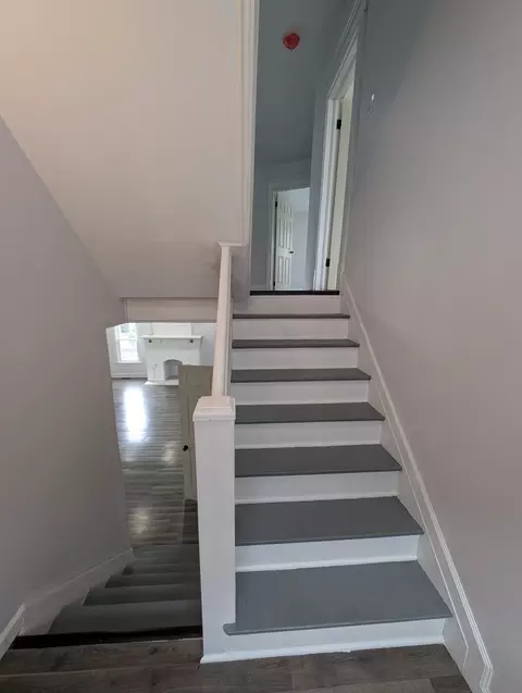 Entry Way - 231 S Chicago Ave, Kankakee, IL 60901 photo 2 of 4