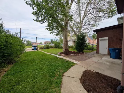 Exterior - 231 S Chicago Ave, Kankakee, IL 60901 photo 3 of 4