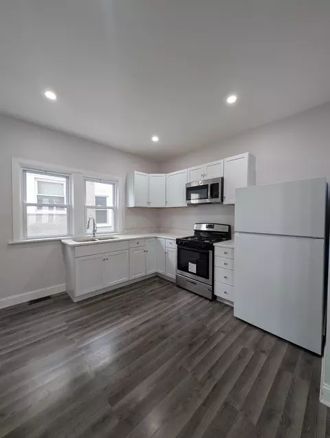 Kitchen - 231 S Chicago Ave, Kankakee, IL 60901 photo 2 of 2