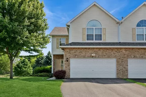 19 Lily Ct #19, Bolingbrook, IL 60440