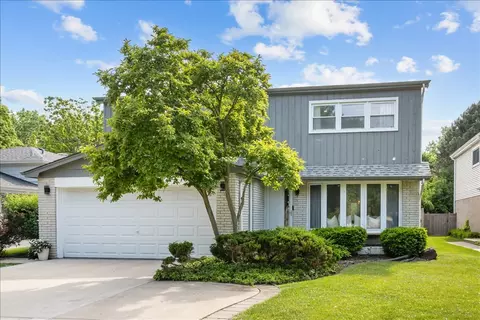 1958 Mccraren Rd, Highland Park, IL 60035