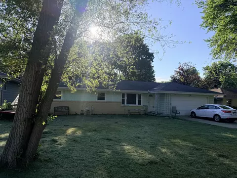 6859 Vesta Dr, Rockford, IL 61109