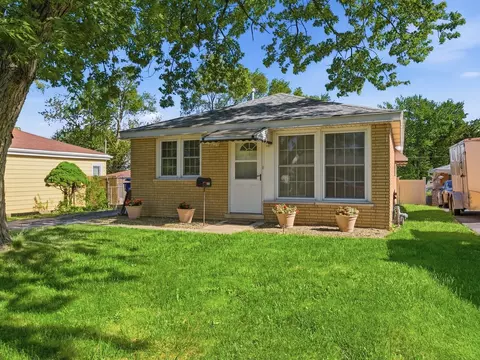 7433 W 114th St, Worth, IL 60482