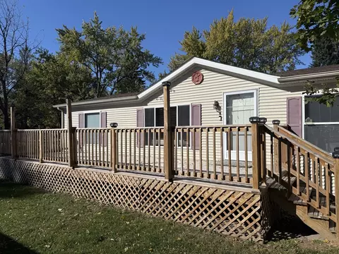 409 E Wood Ln, Belvidere, IL 61008