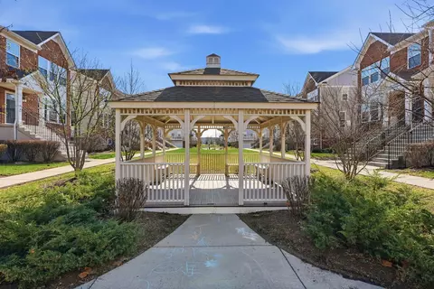 Exterior - 72 Nicholas Dr E, Des Plaines, IL 60016 photo 9 of 9