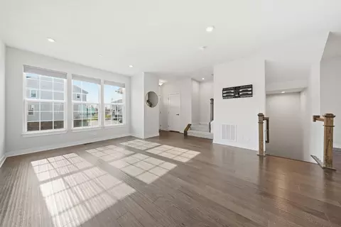 Living - 72 Nicholas Dr E, Des Plaines, IL 60016 photo 2 of 3