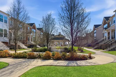 Exterior - 72 Nicholas Dr E, Des Plaines, IL 60016 photo 8 of 9