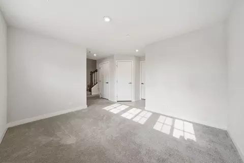 Other - 72 Nicholas Dr E, Des Plaines, IL 60016 photo 11 of 13