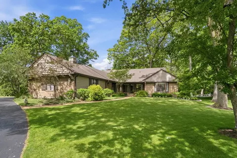 206 Surrey Ln, Lake Forest, IL 60045