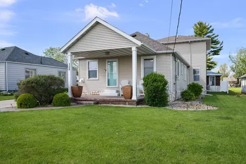 Exterior - 328 E South St, Kewanee, IL 61443 photo 11 of 12