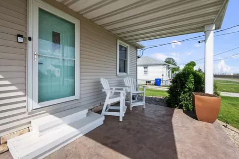 Exterior - 328 E South St, Kewanee, IL 61443 photo 1 of 12