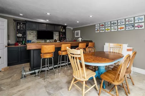 Dining - 328 E South St, Kewanee, IL 61443 photo 5 of 6