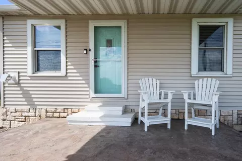 Exterior - 328 E South St, Kewanee, IL 61443 photo 2 of 12