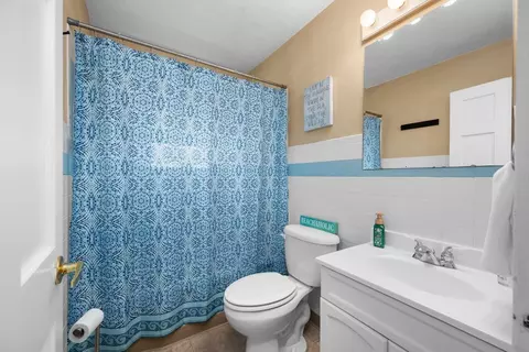 Bath - 328 E South St, Kewanee, IL 61443 photo 1 of 2