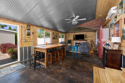 Exterior - 328 E South St, Kewanee, IL 61443 photo 3 of 12