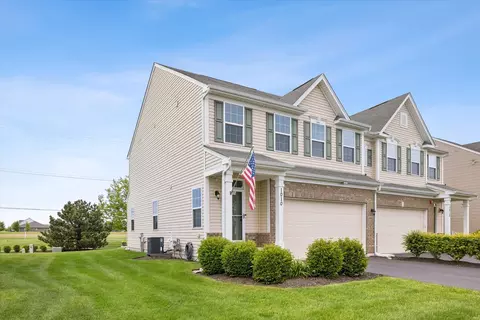 1010 Sears Cir, Elburn, IL 60119