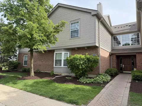 1757 Eastwood Ct #4, Schaumburg, IL 60195
