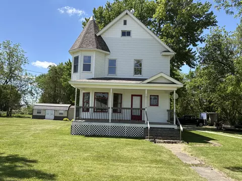 1741 Paw Paw Rd, Steward, IL 60553