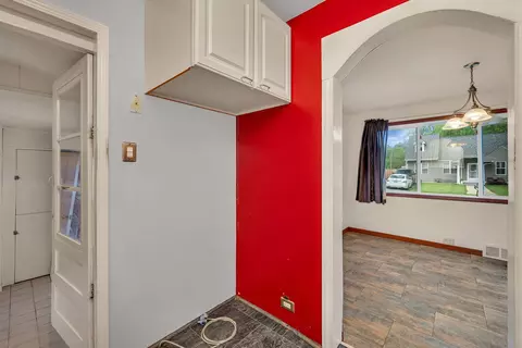 Entry Way - 15641 Millard Ave, Markham, IL 60428 photo 2 of 3