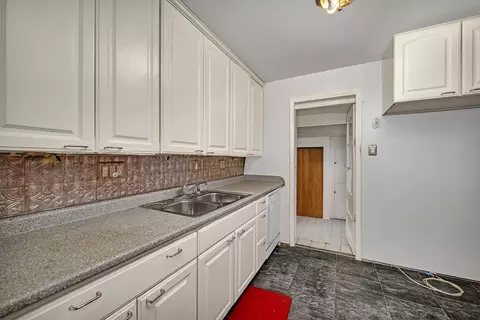 Kitchen - 15641 Millard Ave, Markham, IL 60428 photo 2 of 2