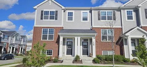 210 Timberleaf Cir, Roselle, IL 60172