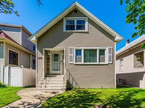5138 W Addison St, Chicago, IL 60641