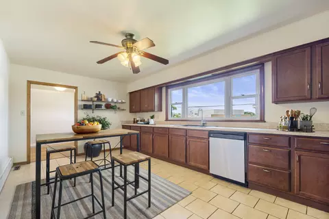 Kitchen - 817 Summit Dr, Lockport, IL 60441 photo 2 of 3