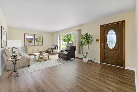 Living - 817 Summit Dr, Lockport, IL 60441 photo 1 of 4