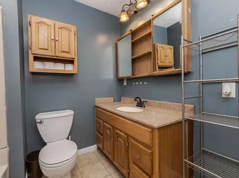 Bath - 603 E Mill St, Bloomington, IL 61701 photo 2 of 4