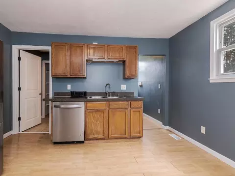 Kitchen - 603 E Mill St, Bloomington, IL 61701 photo 1 of 2