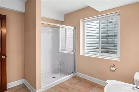 Bath - 13002 Silverleaf Ct, Plainfield, IL 60585 photo 4 of 6