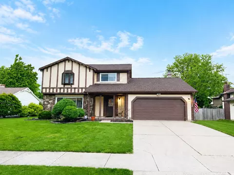 229 Terrance Dr, Naperville, IL 60565
