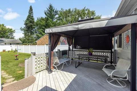 Exterior - 218 N Marion Ave, Bartlett, IL 60103 photo 2 of 3