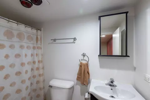 Bath - 218 N Marion Ave, Bartlett, IL 60103 photo 2 of 2