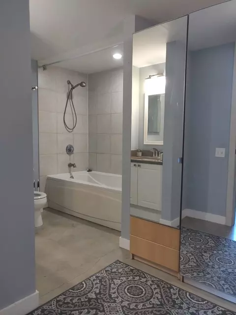 939 W Madison St #604, Chicago, IL 60607 photo 11