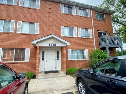 1338 S Lorraine Rd #A, Wheaton, IL 60189