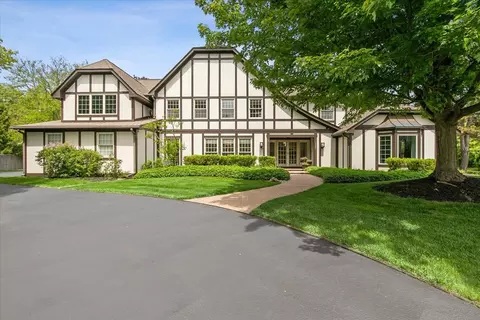 1086 Polo Dr, Lake Forest, IL 60045