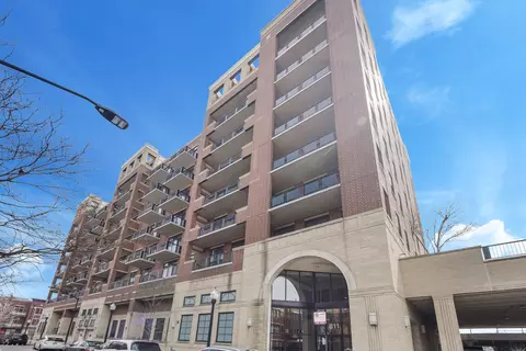 811 W 15th Pl #804, Chicago, IL 60608