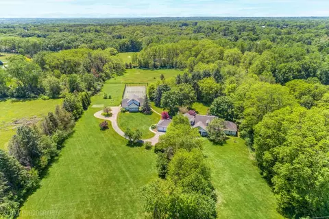 209 Spring Creek Rd, Barrington Hills, IL 60010
