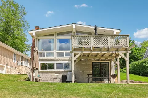 501 South St, Barrington, IL 60010