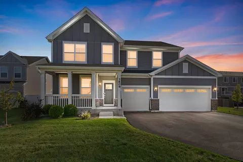 3809 Currant Ln, Elgin, IL 60124