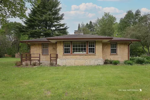 3320 Sharon Pl, Zion, IL 60099