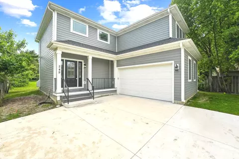 249 E Kenilworth Ave, Villa Park, IL 60181