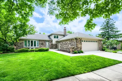 1325 Hawkins Ave, Downers Grove, IL 60516