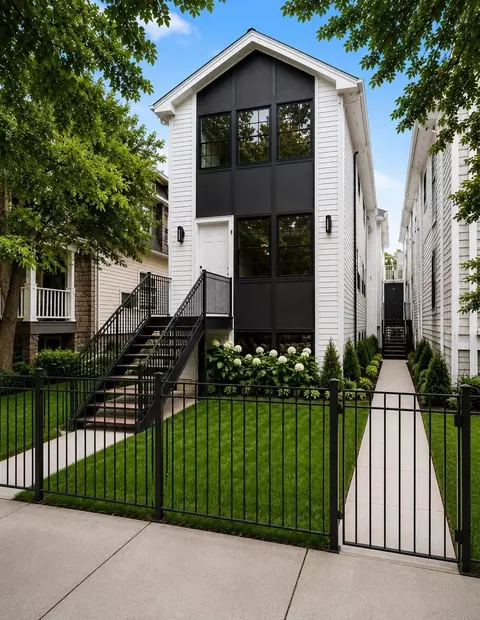 1938 N Sawyer Ave #1, Chicago, IL 60647