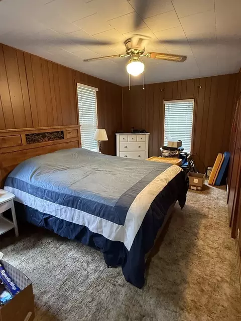 Bedroom - 407 Middleton St, Iuka, IL 62849 photo 2 of 4